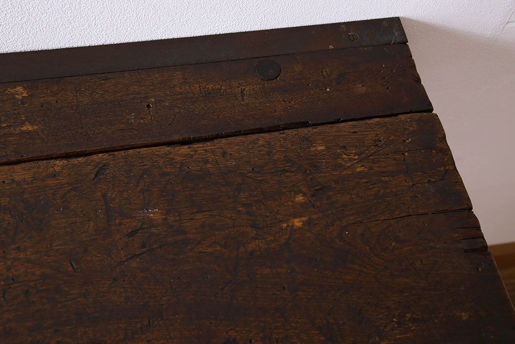 ヴィンテージ家具　アイアンフレームのシャビーなビンテージ作業台(テーブル)(1)