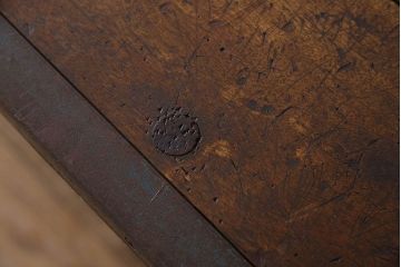 ヴィンテージ家具　アイアンフレームのシャビーなビンテージ作業台(テーブル)(1)