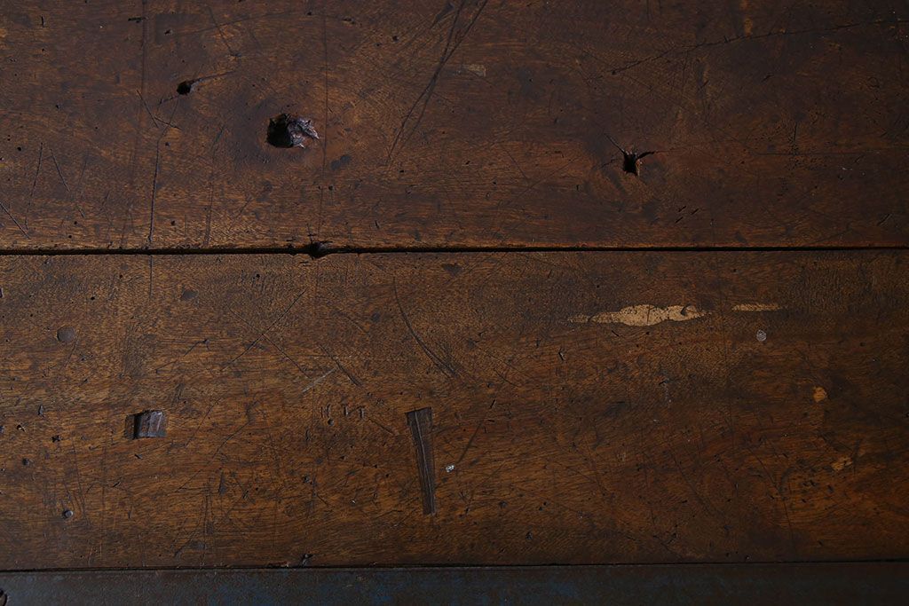 ヴィンテージ家具　アイアンフレームのシャビーなビンテージ作業台(テーブル)(1)