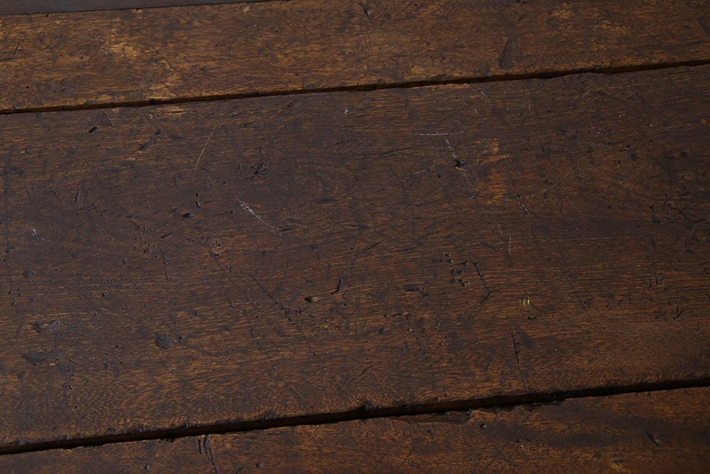 ヴィンテージ家具　アイアンフレームのシャビーなビンテージ作業台(テーブル)(1)