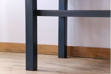 ヴィンテージ家具　アイアンフレームのシャビーなビンテージ作業台(テーブル)(1)