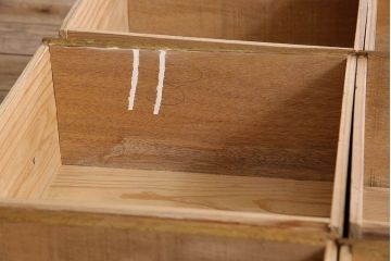 レトロ家具　ネームプレート付き!16杯引き出しのレトロなチェスト