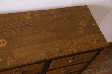 レトロ家具　ネームプレート付き!16杯引き出しのレトロなチェスト