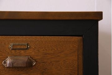 レトロ家具　ネームプレート付き!16杯引き出しのレトロなチェスト