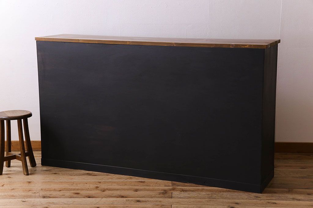 レトロ家具　ネームプレート付き!16杯引き出しのレトロなチェスト