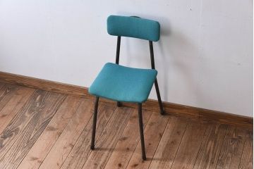 ヴィンテージ家具　ビンテージ　アイアンレッグの小ぶりなクッションチェア(椅子)