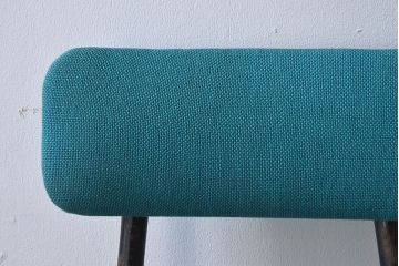 ヴィンテージ家具　ビンテージ　アイアンレッグの小ぶりなクッションチェア(椅子)