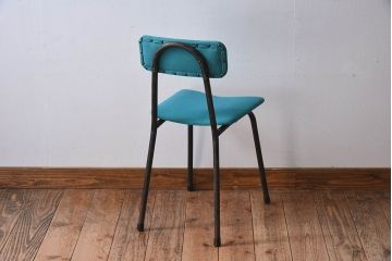 ヴィンテージ家具　ビンテージ　アイアンレッグの小ぶりなクッションチェア(椅子)