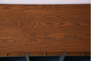 レトロ家具　古い木のレトロな脚付きマス目棚(カウンターテーブル、飾り棚、収納棚)(2)