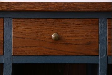 レトロ家具　古い木のレトロな脚付きマス目棚(カウンターテーブル、飾り棚、収納棚)(2)