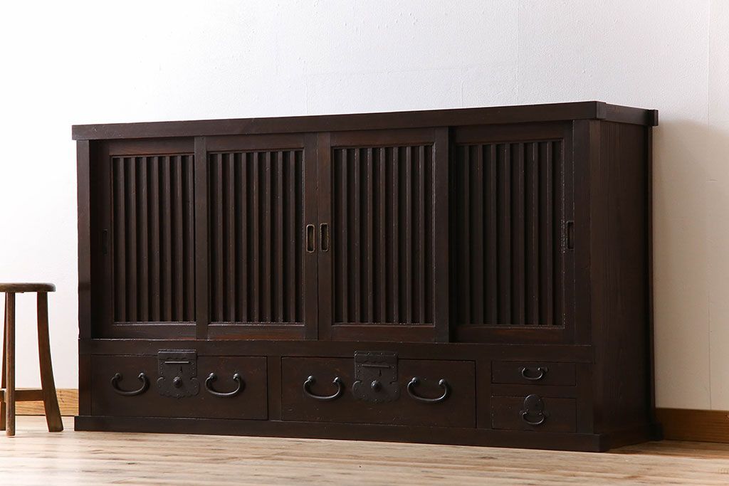 アンティーク家具　明治期　六尺　縦桟四枚引き戸　収納箪笥サイドボード(水屋箪笥)