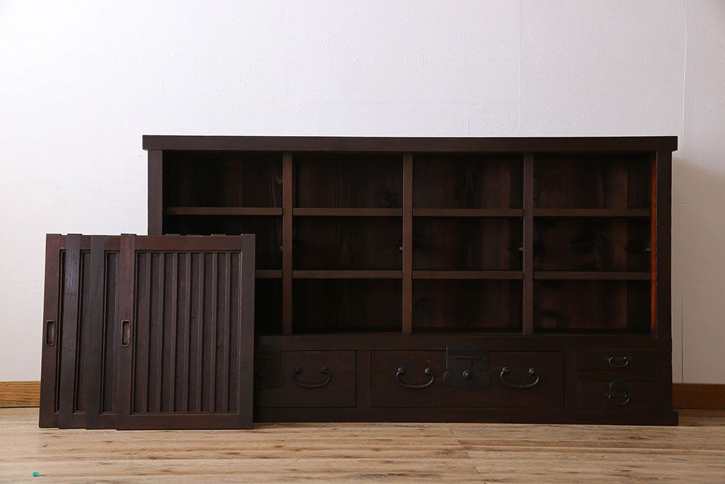 アンティーク家具　明治期　六尺　縦桟四枚引き戸　収納箪笥サイドボード(水屋箪笥)