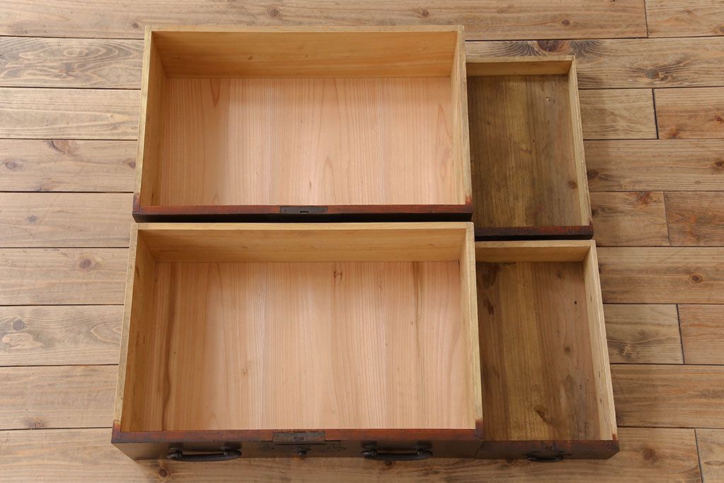 アンティーク家具　明治期　六尺　縦桟四枚引き戸　収納箪笥サイドボード(水屋箪笥)