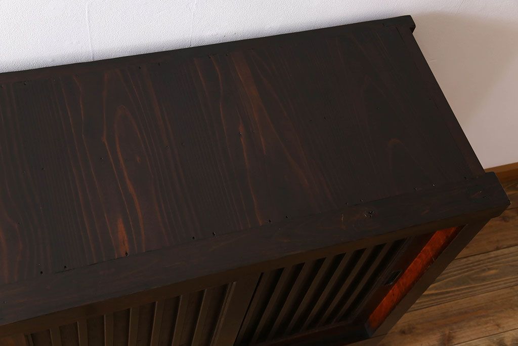 アンティーク家具　明治期　六尺　縦桟四枚引き戸　収納箪笥サイドボード(水屋箪笥)