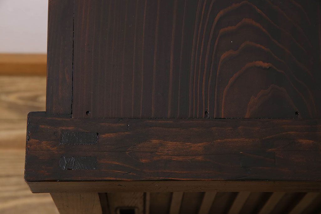 アンティーク家具　明治期　六尺　縦桟四枚引き戸　収納箪笥サイドボード(水屋箪笥)