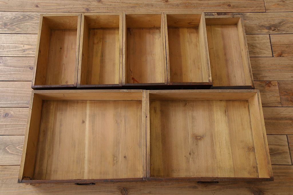 アンティーク家具　変わり型　上手物　古民具・骨董　明治大正期　二段重ね四尺水屋箪笥