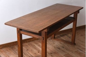 アンティーク家具　アンティーク　古い木製のシンプルな作業台(テーブル)