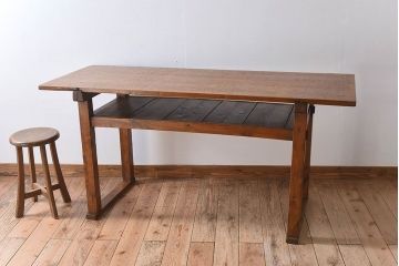 アンティーク家具　アンティーク　古い木製のシンプルな作業台(テーブル)