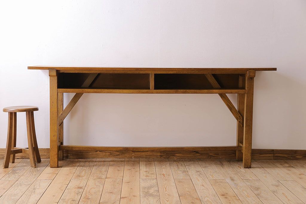 アンティーク家具　アンティーク　古いナラ材製のシンプルな横長作業台(テーブル)