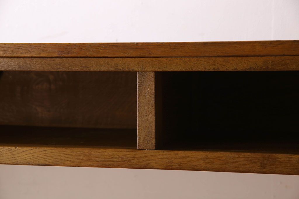 アンティーク家具　アンティーク　古いナラ材製のシンプルな横長作業台(テーブル)