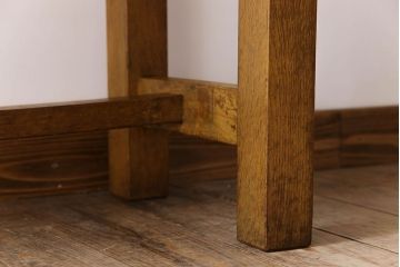 アンティーク家具　アンティーク　古いナラ材製のシンプルな横長作業台(テーブル)