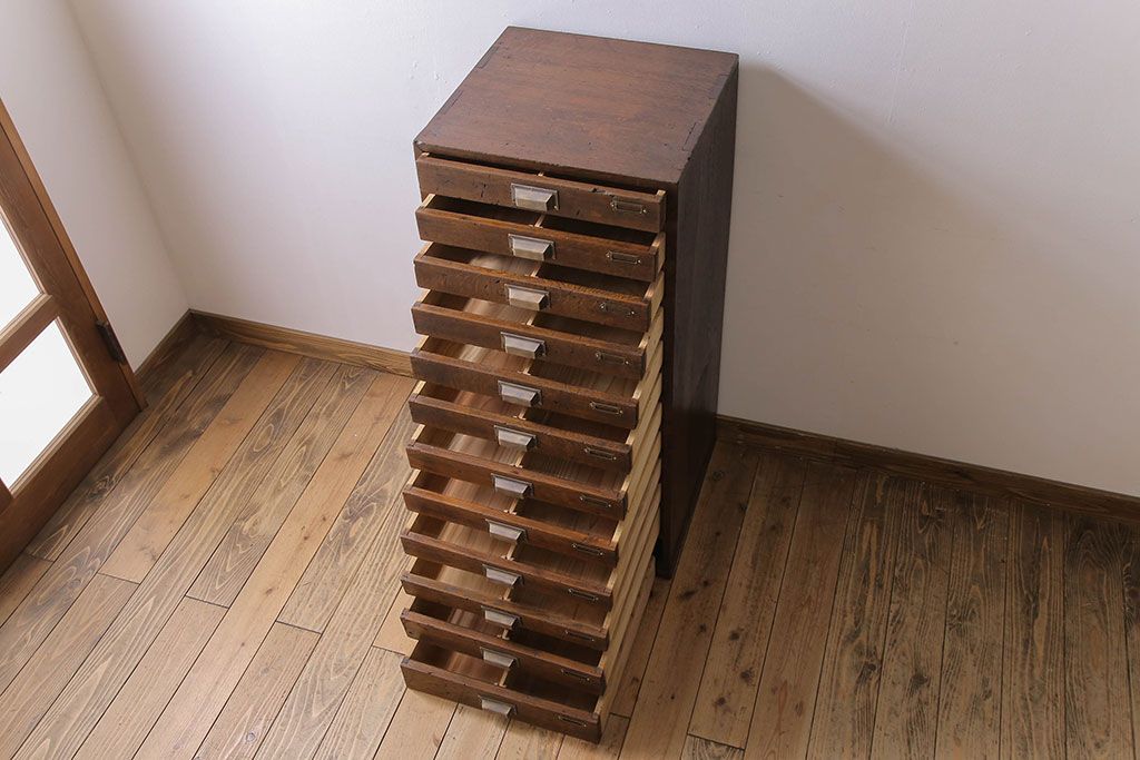 アンティーク家具　ナラ材　シックな古い木の上質な縦型小引き出し　アンティーク