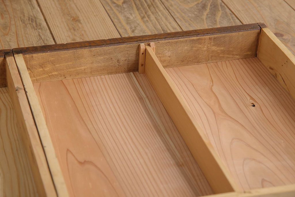 アンティーク家具　ナラ材　シックな古い木の上質な縦型小引き出し　アンティーク