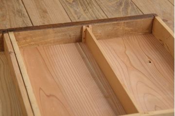 アンティーク家具　ナラ材　シックな古い木の上質な縦型小引き出し　アンティーク