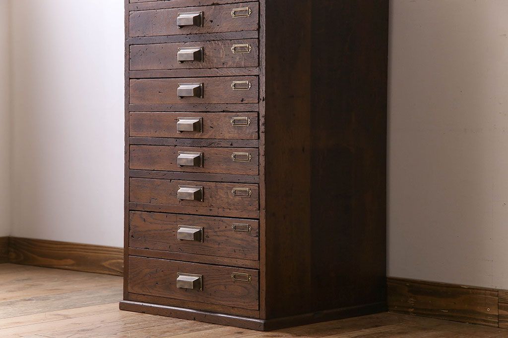 アンティーク家具　ナラ材　シックな古い木の上質な縦型小引き出し　アンティーク