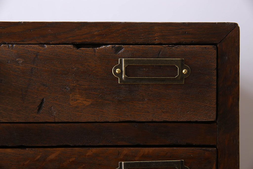 アンティーク家具　ナラ材　シックな古い木の上質な縦型小引き出し　アンティーク