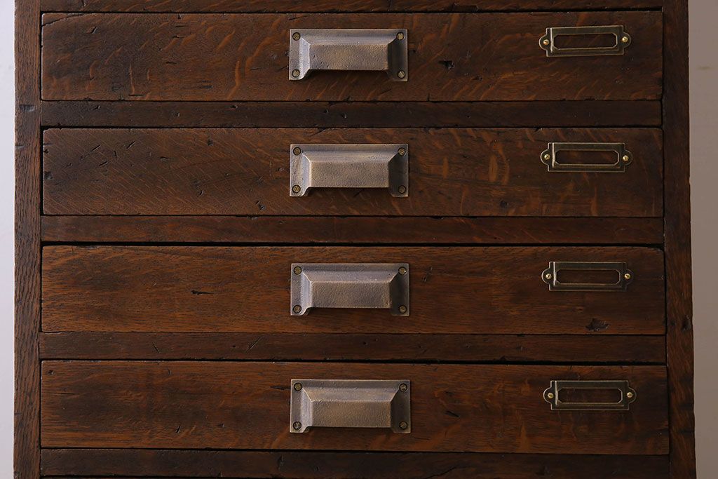 アンティーク家具　ナラ材　シックな古い木の上質な縦型小引き出し　アンティーク