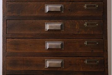 アンティーク家具　ナラ材　シックな古い木の上質な縦型小引き出し　アンティーク