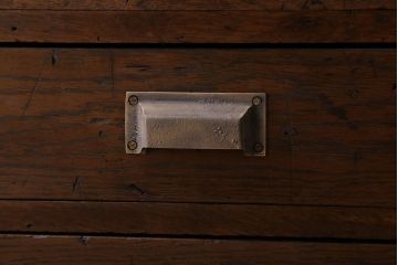 アンティーク家具　ナラ材　シックな古い木の上質な縦型小引き出し　アンティーク