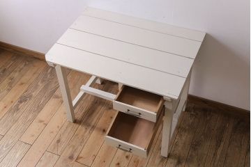 レトロ家具　古い木のレトロなデスク(アンティークペイント)