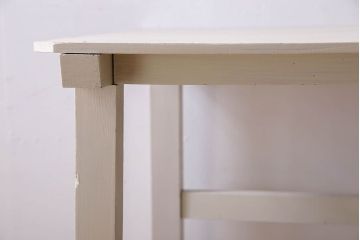 レトロ家具　古い木のレトロなデスク(アンティークペイント)