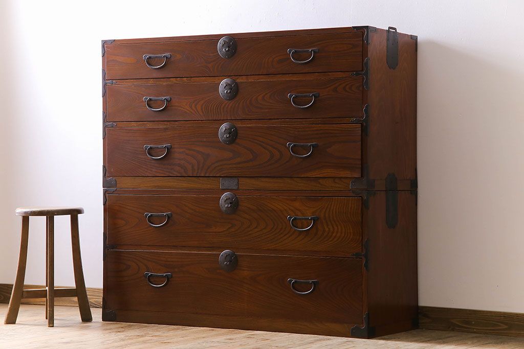 アンティーク家具　アンティーク　前面欅材　重ね二本松箪笥(衣装箪笥)