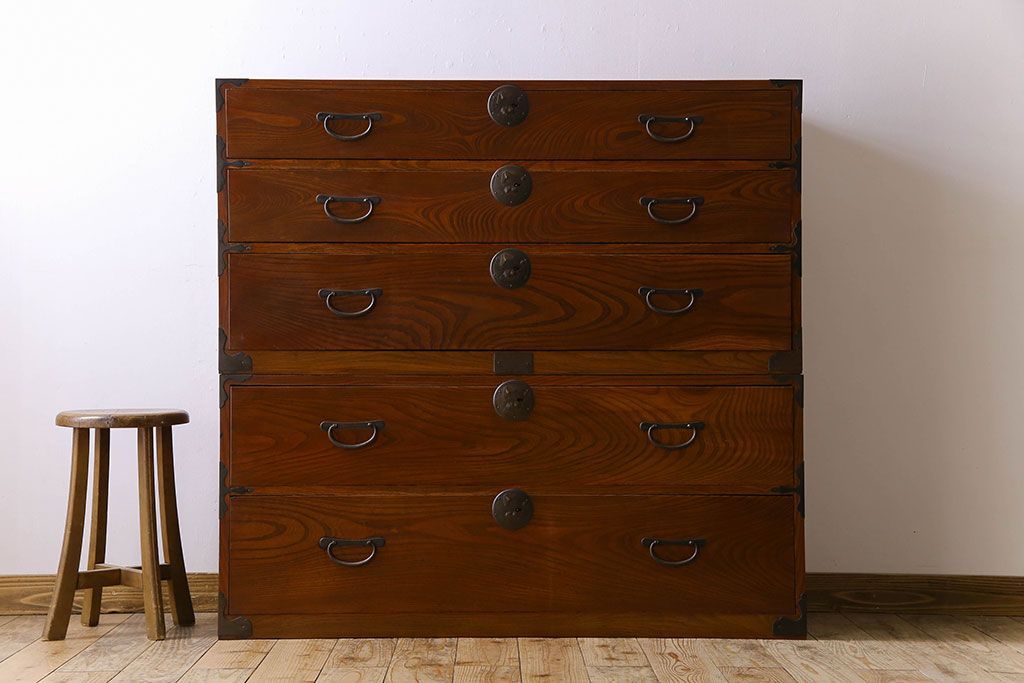 アンティーク家具　アンティーク　前面欅材　重ね二本松箪笥(衣装箪笥)