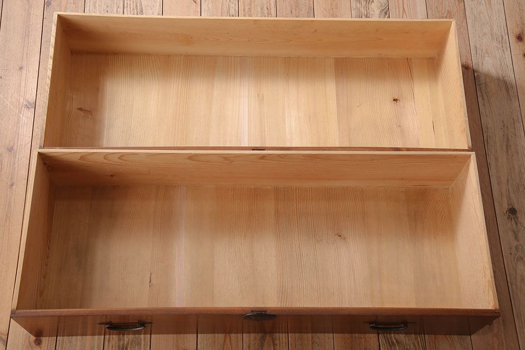 アンティーク家具　アンティーク　前面欅材　重ね二本松箪笥(衣装箪笥)