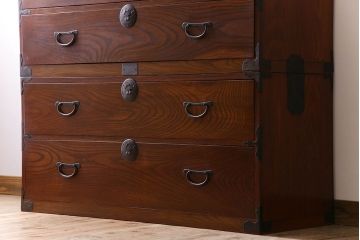 アンティーク家具　アンティーク　前面欅材　重ね二本松箪笥(衣装箪笥)