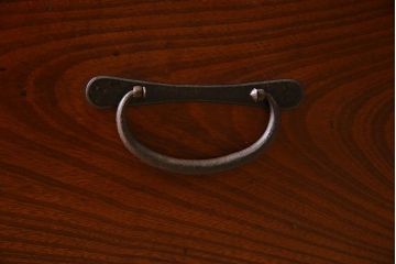 アンティーク家具　アンティーク　前面欅材　重ね二本松箪笥(衣装箪笥)