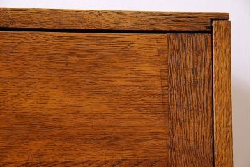 ヴィンテージ家具　オーク材　イギリスビンテージ　シンプルな薄型ブックケース(本箱)