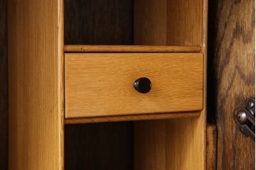 ヴィンテージ家具　オーク材　イギリスビンテージ　シンプルな薄型ブックケース(本箱)