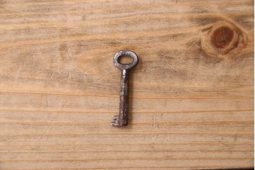 ヴィンテージ家具　オーク材　イギリスビンテージ　シンプルな薄型ブックケース(本箱)
