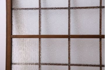 ダイヤガラス入り!古い木味の小さな格子戸2枚セット(窓)