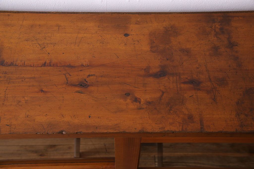 アンティーク家具　和製アンティーク　薄型　ガラス引き戸　古い木製の横型収納棚