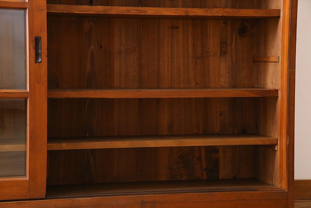 アンティーク家具　和製アンティーク　薄型　ガラス引き戸　古い木製の横型収納棚