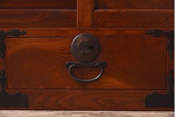 アンティーク家具　前面欅材　漆塗りがきれいな箪笥ローボード