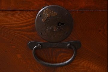 アンティーク家具　前面欅材　漆塗りがきれいな箪笥ローボード