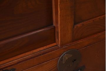 アンティーク家具　前面欅材　漆塗りがきれいな箪笥ローボード