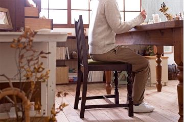 アンティーク家具　イギリスアンティーク　オーク材製の上品なダイニングチェア(椅子)